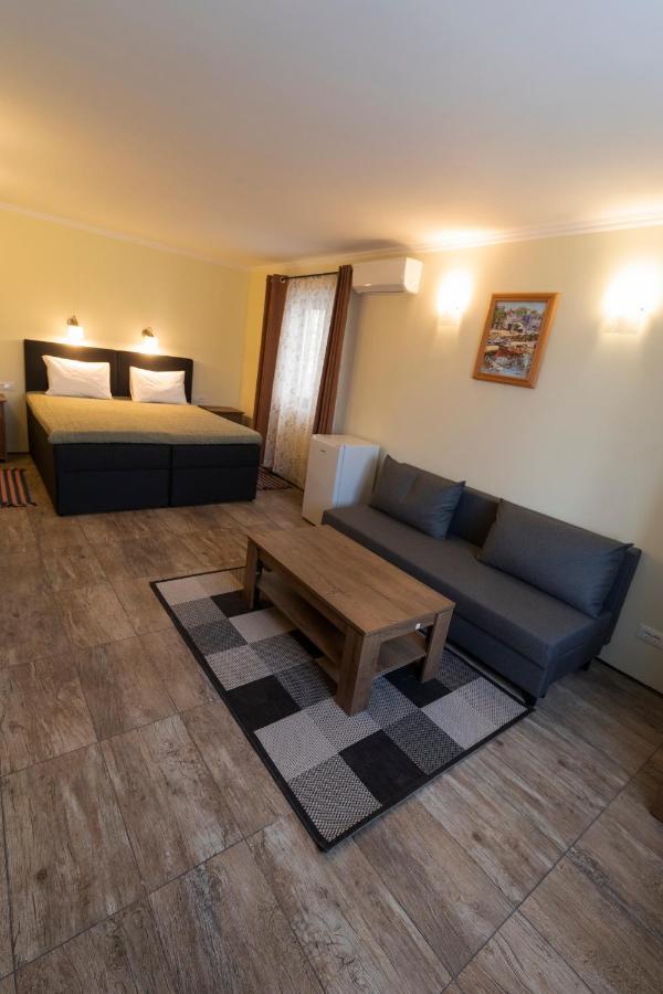Taverna & Rooms Sutivan Esterno foto